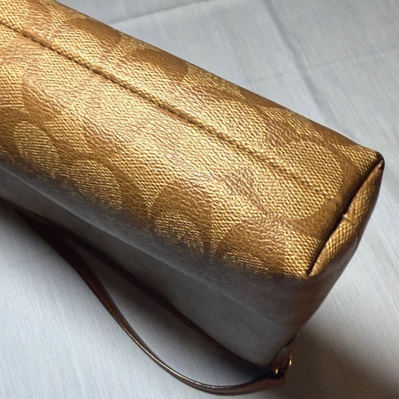 Coach Gold Signature Crossbody Bag - Picture 10 of 15